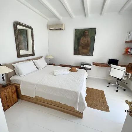 Beachfront Mykonos شقة أورنوس