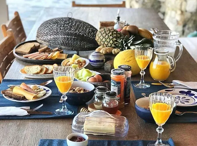 Beachfront Mykonos * אורנוס